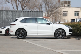   2023款保时捷 Cayenne S 2.9T 铂金版