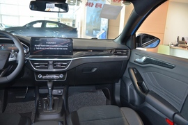 2022款福特福克斯