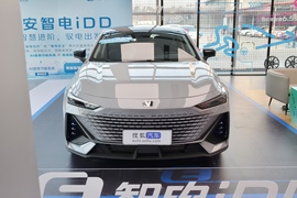 2023款长安UNI-V