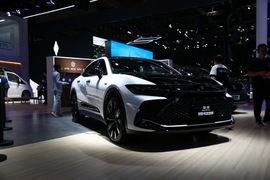 丰田皇冠SporCross