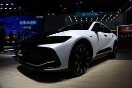 丰田皇冠SporCross