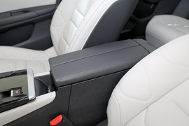 2023款雪铁龙凡尔赛C5