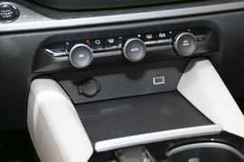 2023款雪铁龙凡尔赛C5