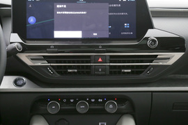 2023款雪铁龙凡尔赛C5