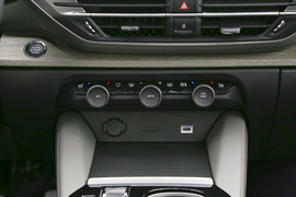 2023款雪铁龙凡尔赛C5