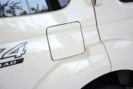 2013款日产帕拉丁2.4L手动标准型四驱(国四)