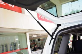 2013款日产帕拉丁2.4L手动标准型四驱(国四)