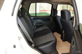 2013款日产帕拉丁2.4L手动标准型四驱(国四)