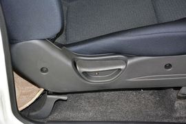 2013款日产帕拉丁2.4L手动标准型四驱(国四)