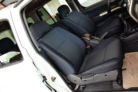 2013款日产帕拉丁2.4L手动标准型四驱(国四)