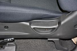 2013款日产帕拉丁2.4L手动标准型四驱(国四)