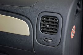 2013款日产帕拉丁2.4L手动标准型四驱(国四)