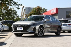 2022款奇瑞艾瑞泽8
