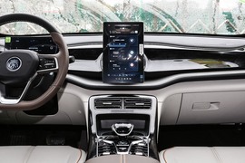 2023款比亚迪秦PLUS