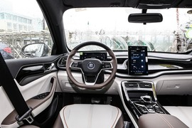 2023款比亚迪秦PLUS