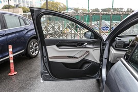 2023款比亚迪秦PLUS