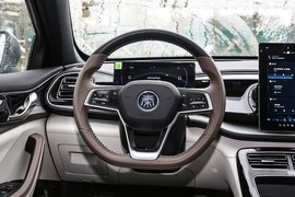 2023款比亚迪秦PLUS