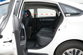 2022款东风风行S60