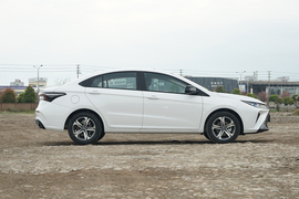 2023款奇瑞艾瑞泽5