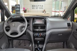 2013款东风风度帅客1.5L手动舒适型7座