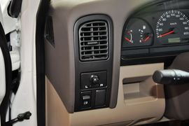 2013款东风风度锐骐皮卡2.4L两驱汽油标准型ZG24