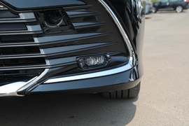 2023款丰田凯美瑞