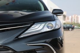 2023款丰田凯美瑞