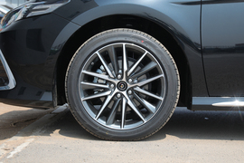 2023款丰田凯美瑞