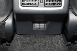 2023款丰田凯美瑞