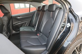 2023款丰田凯美瑞