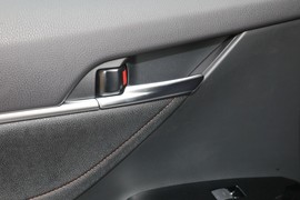 2023款丰田凯美瑞