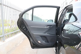 2023款丰田凯美瑞