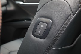 2023款丰田凯美瑞