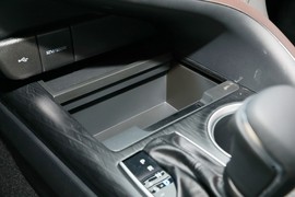 2023款丰田凯美瑞