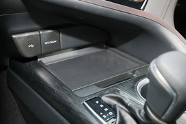 2023款丰田凯美瑞