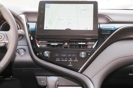 2023款丰田凯美瑞