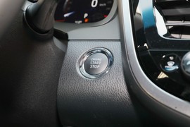 2023款丰田凯美瑞