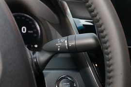 2023款丰田凯美瑞