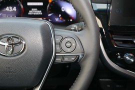 2023款丰田凯美瑞