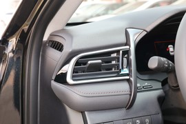 2023款丰田凯美瑞