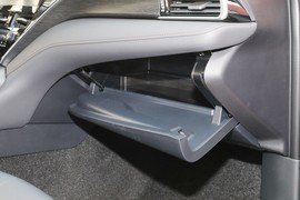 2023款丰田凯美瑞