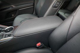 2023款丰田凯美瑞