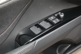 2023款丰田凯美瑞