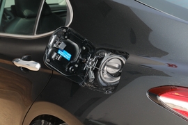 2023款丰田凯美瑞