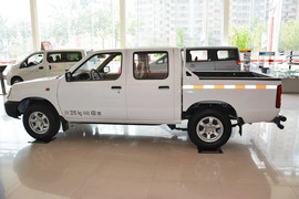 2013款东风风度锐骐皮卡2.4L两驱汽油标准型ZG24