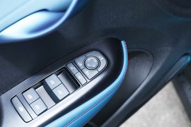 2023款比亚迪海豚