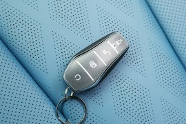 2023款比亚迪海豚