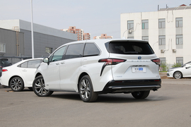 2023款丰田赛那SIENNA