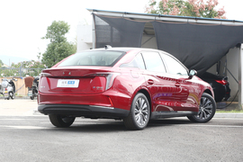 2023款红旗E-QM5