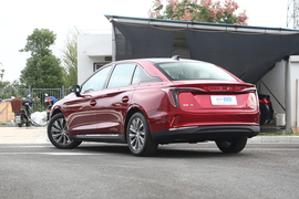 2023款红旗E-QM5